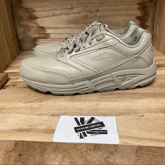 Brooks - Picture 3 of 8